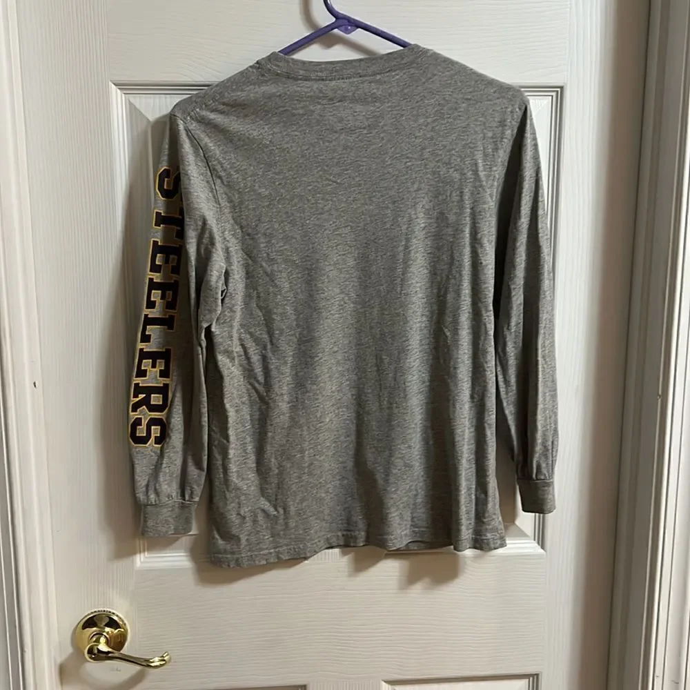 Pittsburgh Steelers NFL gray youth large (10/12) long sleeved shirt.